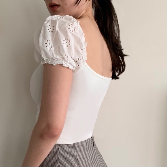 White Top with Lantern Sleeves - Picture 3 of 4